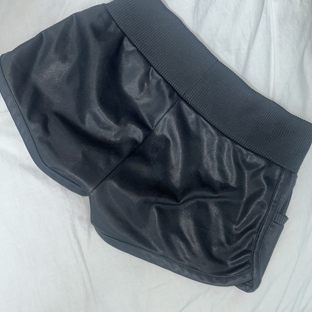H&M shorts - Picture 3 of 4